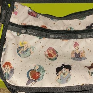 OOP retired bundle for free  pouch free  Astro girls over the shoulder purse